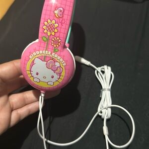 Hello kitty headphones